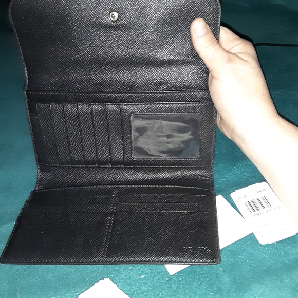 🦋 Coach trifold wallet - Picture 2 of 6